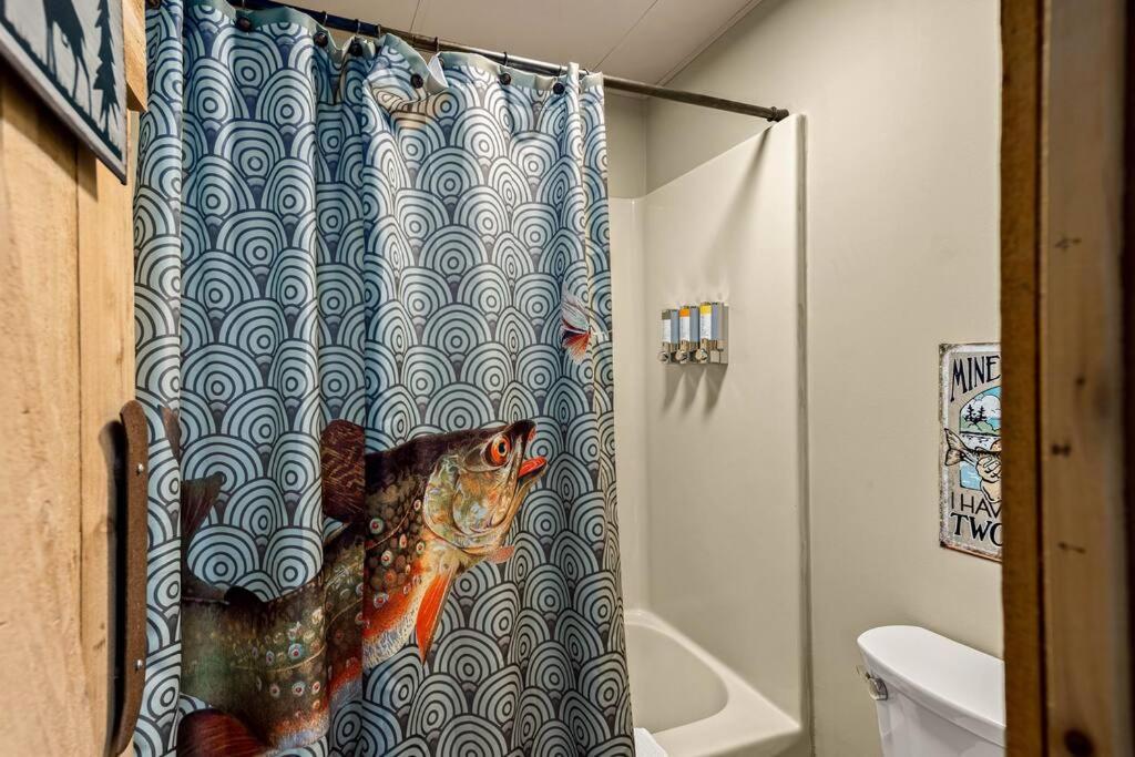 Stonegate Lodge 2 Queen Beds Wifi 50In Roku Tv Salt Water Pool Room #105 Eureka Springs Buitenkant foto